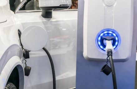 Installation de borne de recharge : faut-il faire appel à un électricien certifié IRVE ?