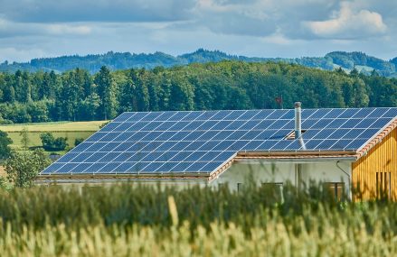 Climatisation solaire : une solution verte pour rafraîchir votre maison