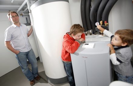 Naviguer les aspects techniques de l’installation d’une pompe à chaleur pour les passionnés du DIY