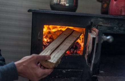 Cheminées à foyer ouvert : l’authenticité d’une ambiance nostalgique