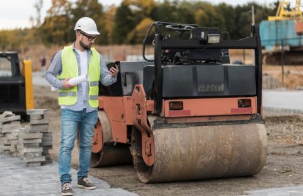 Les outils indispensables pour réussir un projet de terrassement