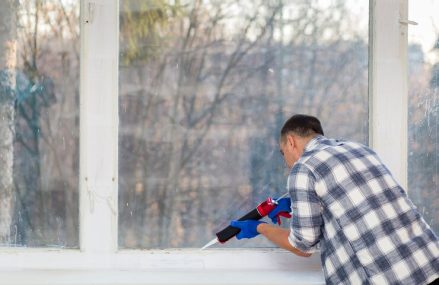 Comment choisir le bon professionnel pour l’isolation de vos portes et fenêtres ?