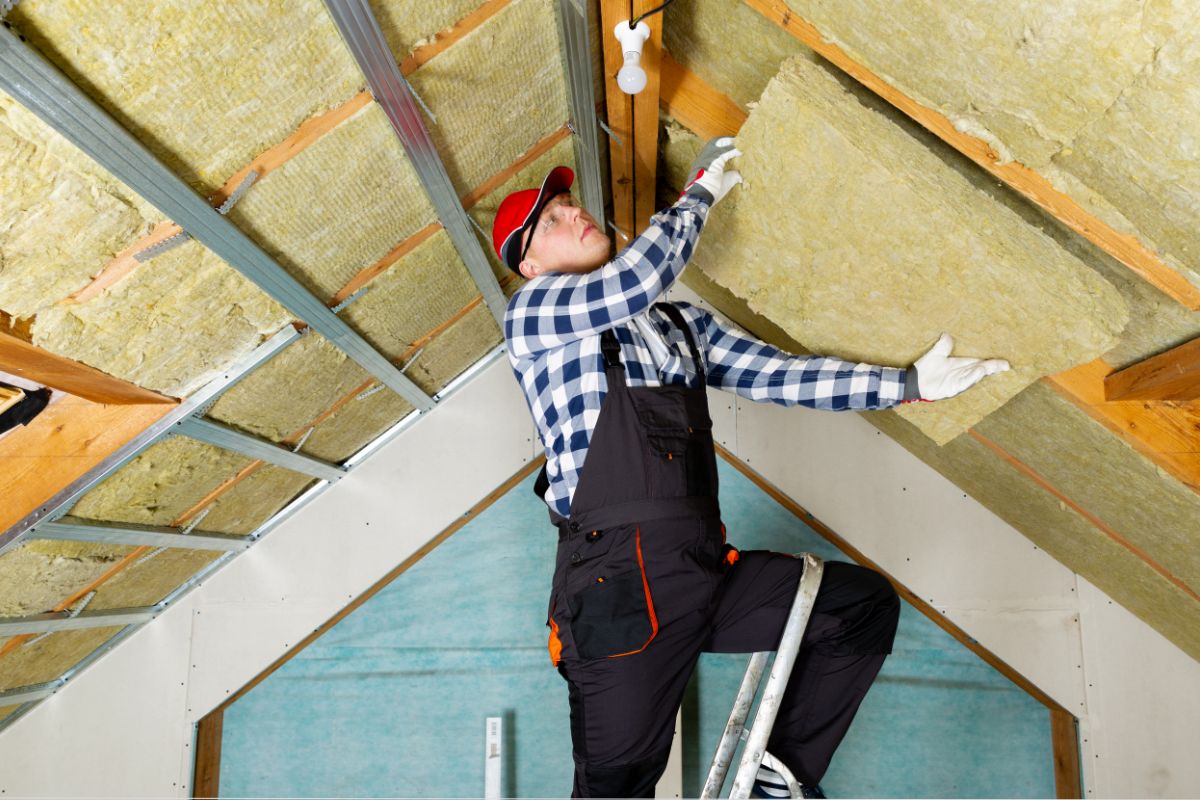 Quels matériaux sont recommandés pour isoler une toiture ?