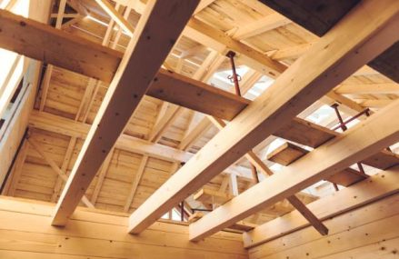 Les avantages d’une charpente en bois pour votre maison