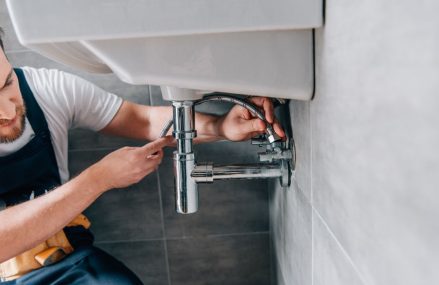 Guide étape par étape pour installer un nouveau siphon de lavabo